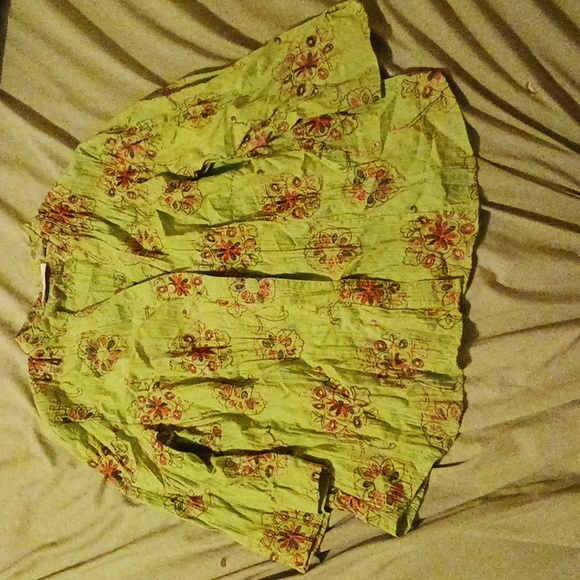A green 1X Dressbarn blouse - Picture 1 of 1